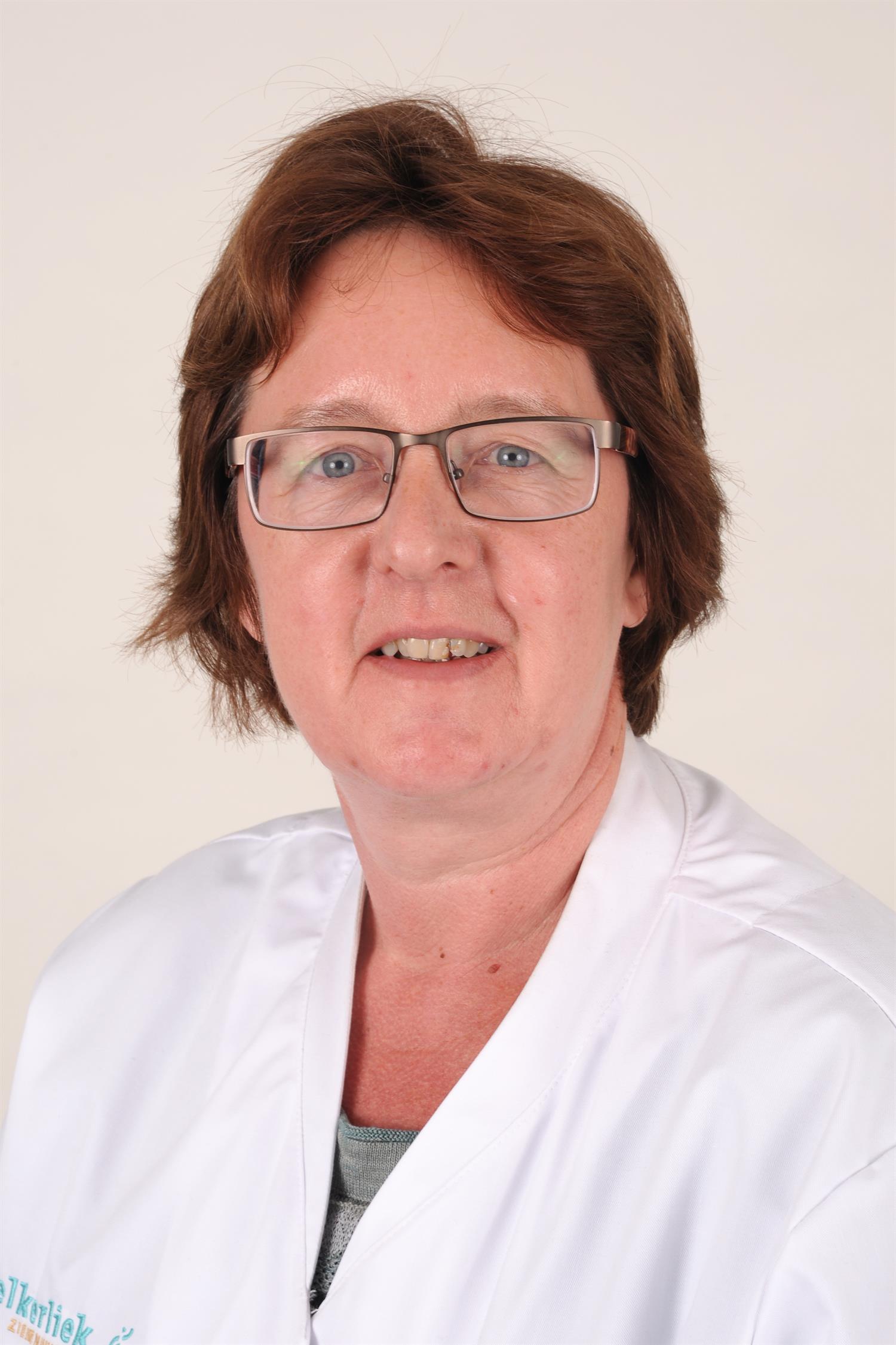 mevrouw T. Nader-Heinekamp